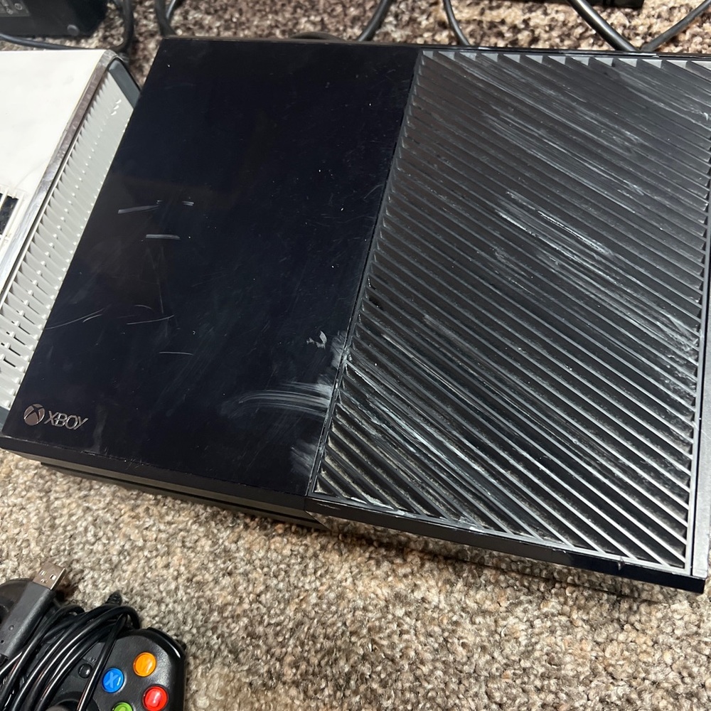 Xbox One console bundle - Picture 4 of 11